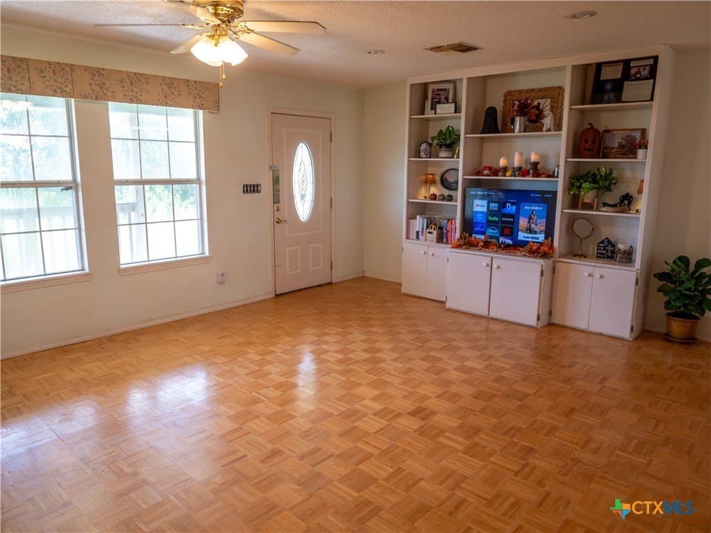 20 acres in Bee County - photo 8