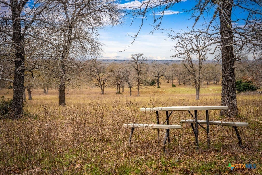 4.32 acres in Gonzales County - photo 4
