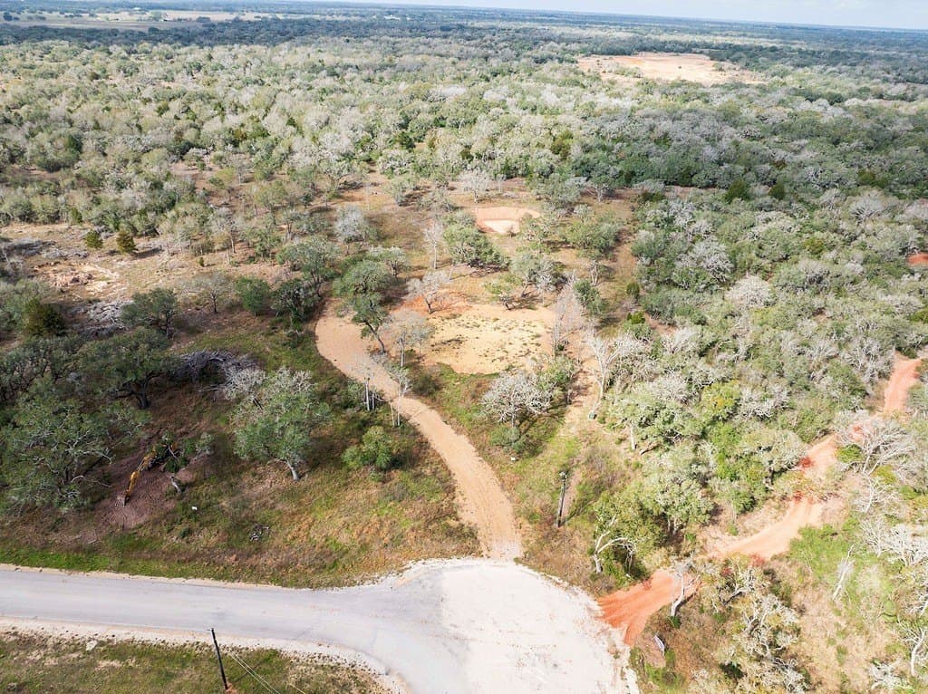5 acres in Colorado County - photo 3