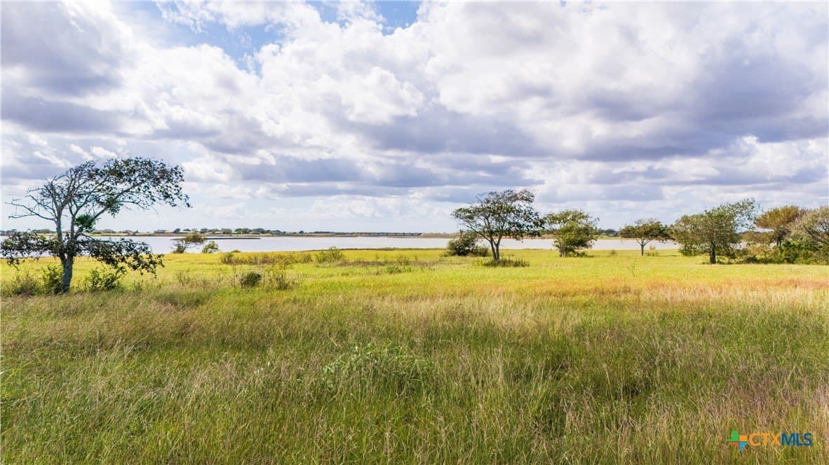 1.9 acres in Calhoun County - photo 4