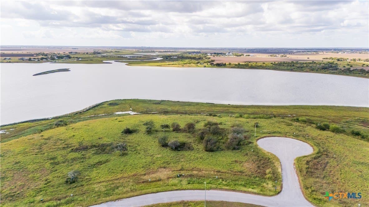 1.9 acres in Calhoun County - photo 3