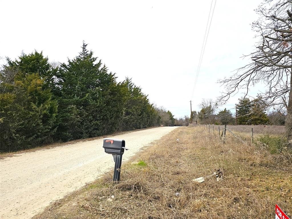 10 acres in Navarro County - photo 6