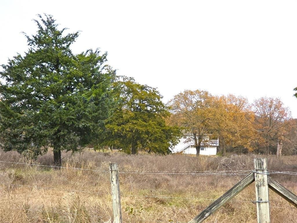 10 acres in Navarro County - photo 4