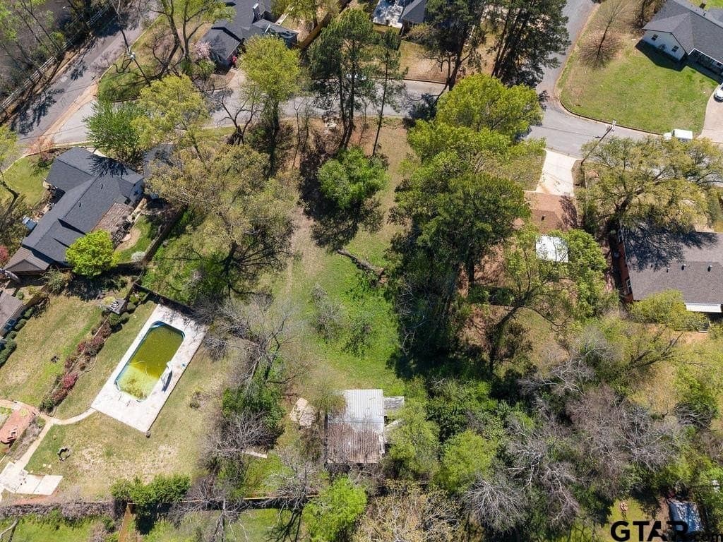 0.35 acres in Smith County - photo 12