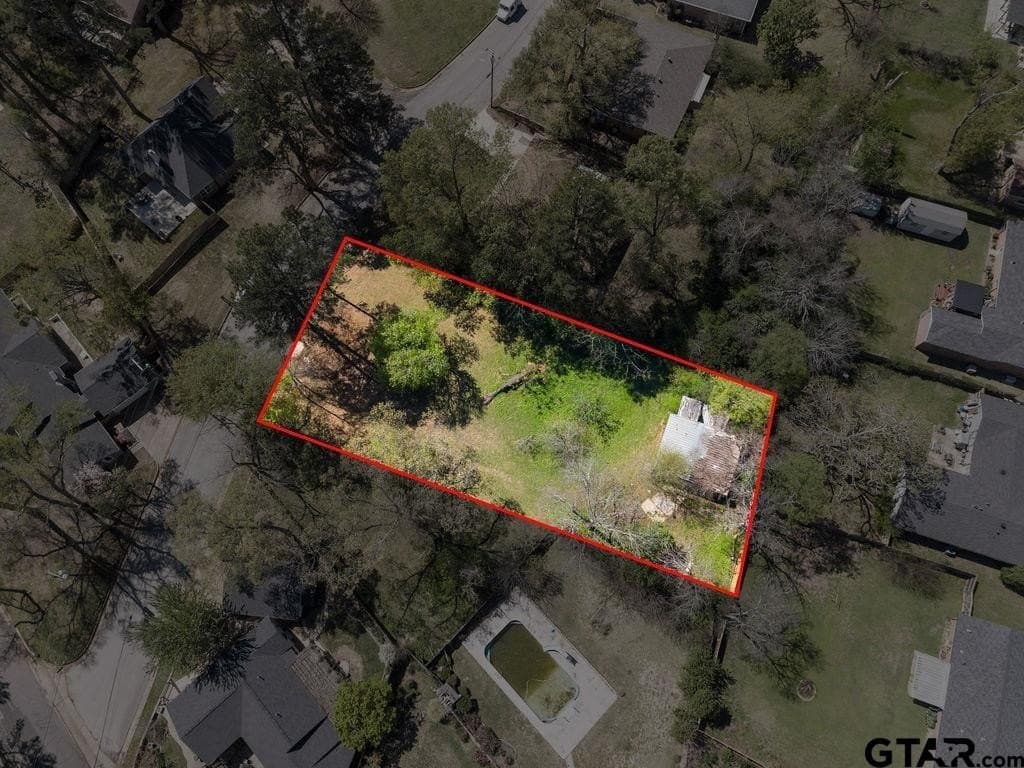 0.35 acres in Smith County - photo 8
