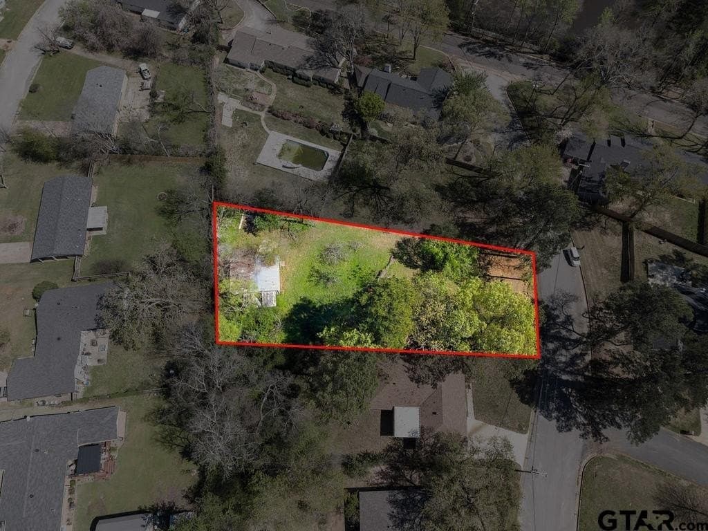 0.35 acres in Smith County - photo 2