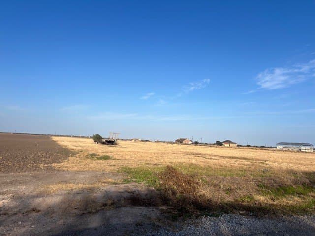8.23 acres in San Patricio County - photo 4