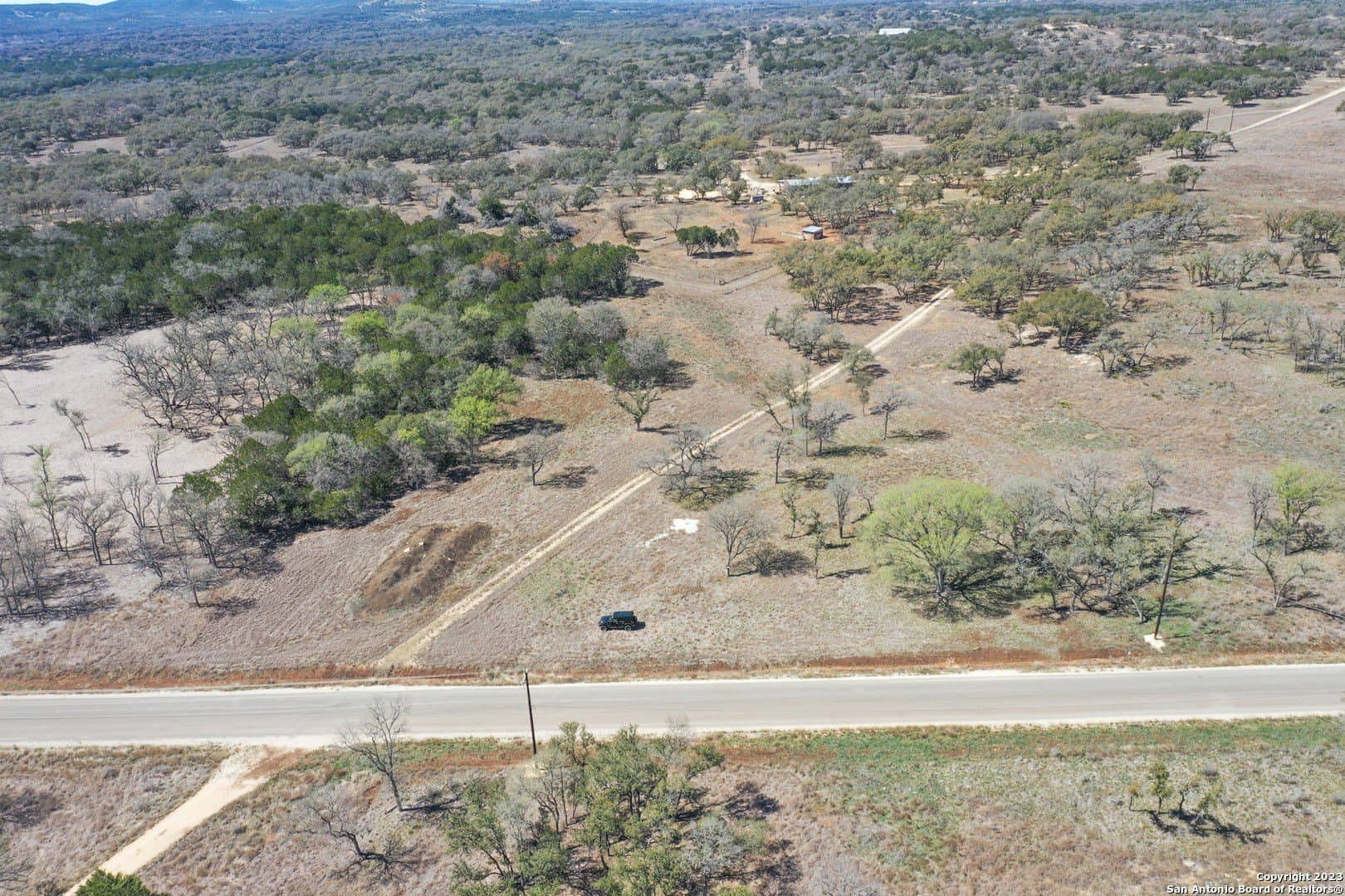 5.01 acres in Bandera County - photo 2