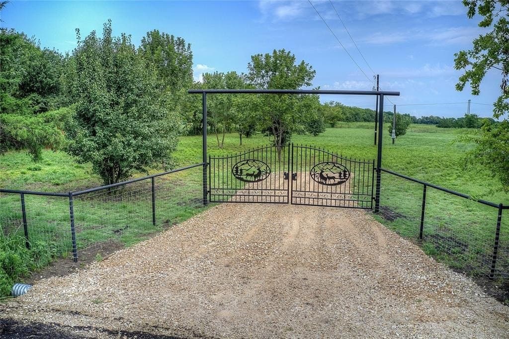 1.41 acres in Lamar County - photo 2