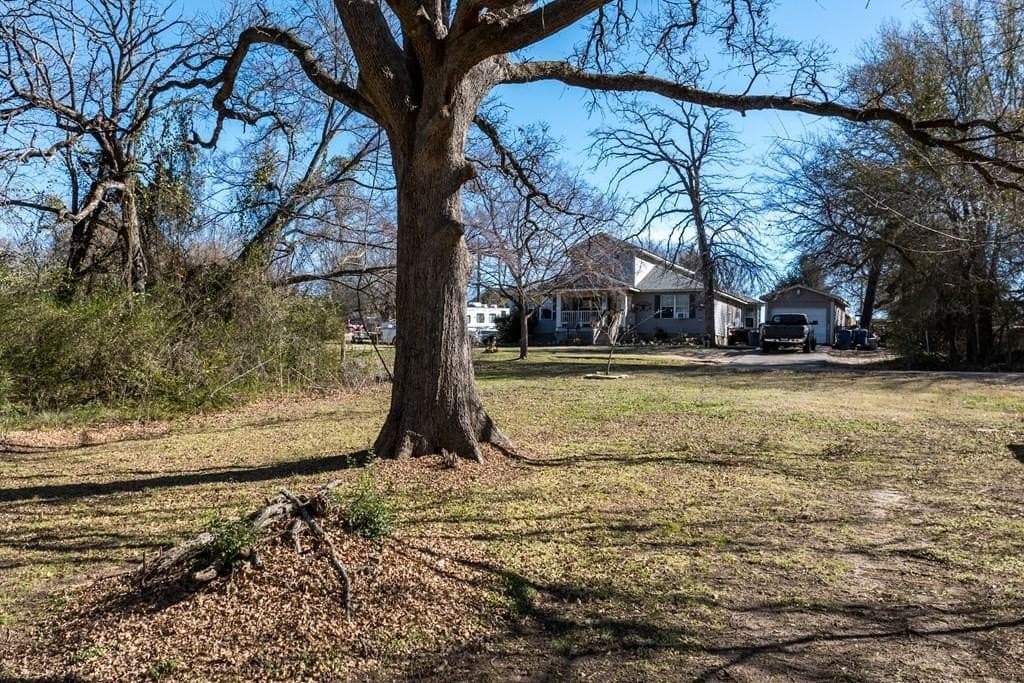 0.19 acres in Henderson County - photo 3