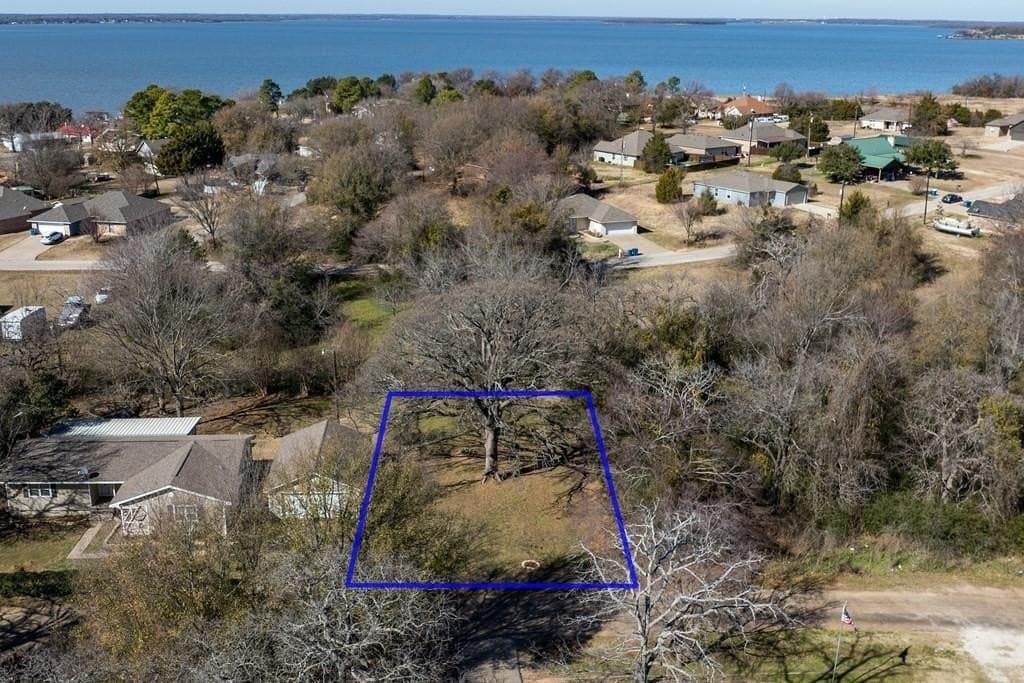 0.19 acres in Henderson County - photo 2