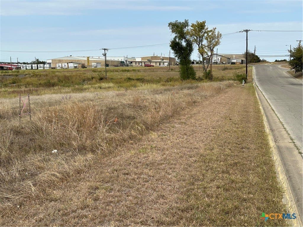 10.56 acres in Bell County - photo 3