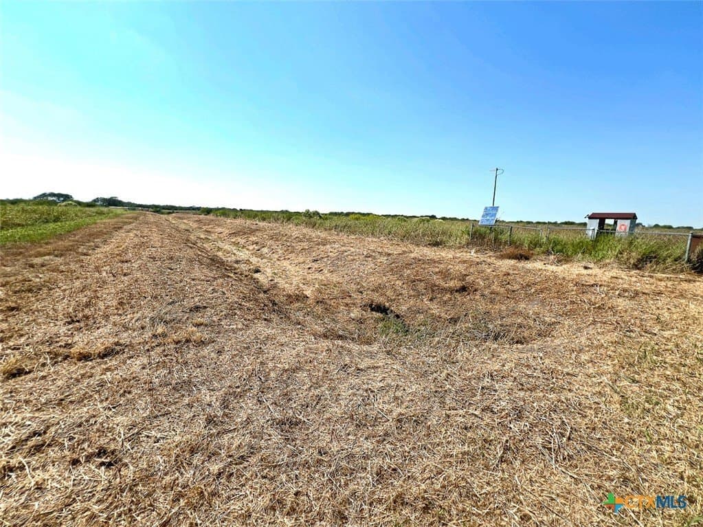 21.88 acres in Victoria County - photo 2