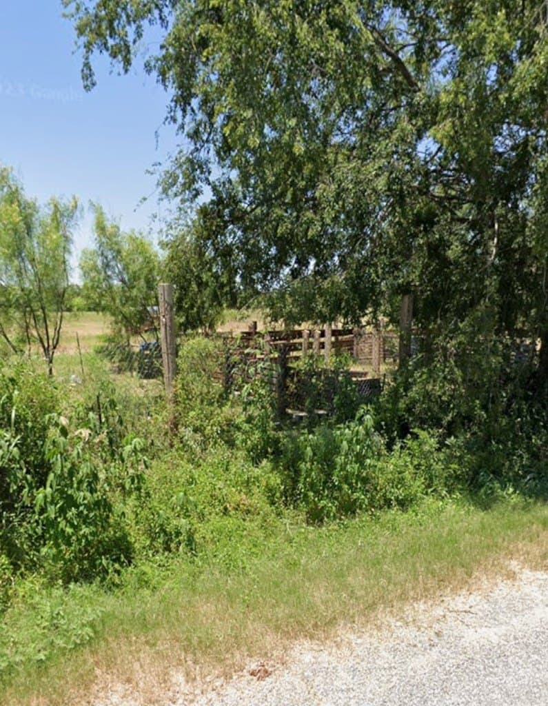 10 acres in Maverick County - photo 2