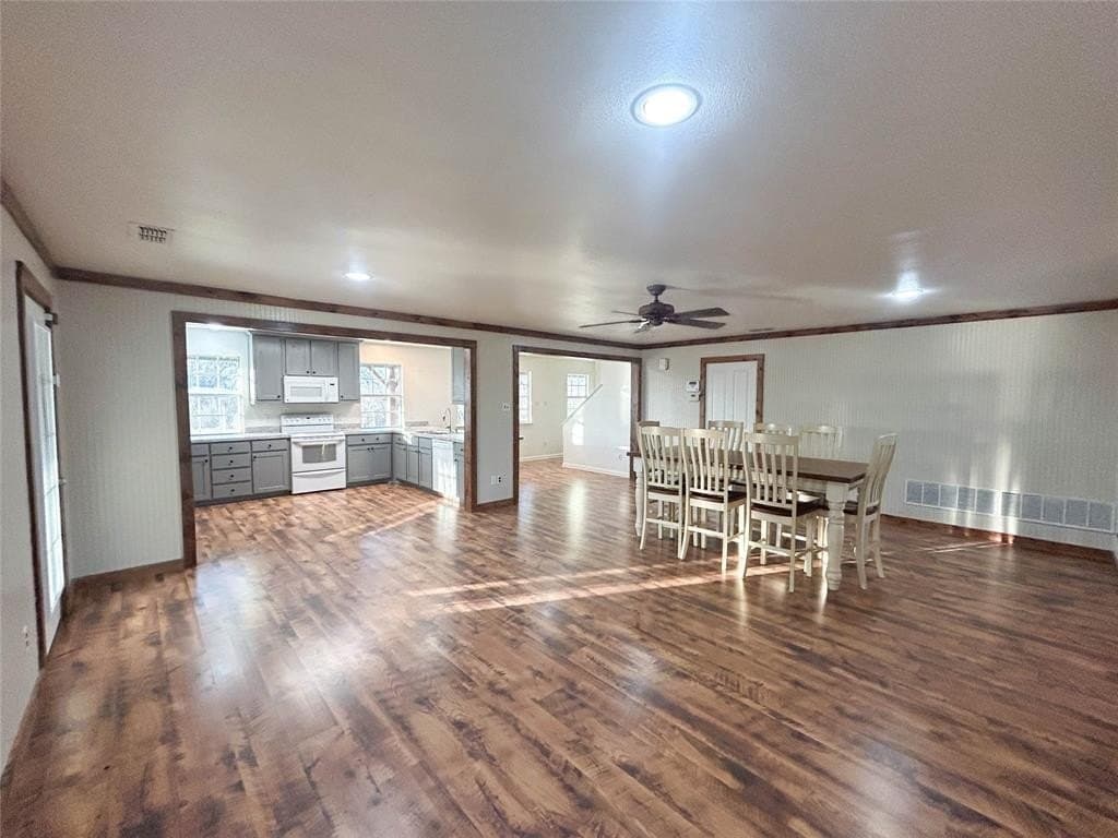 519.87 acres in Ellis County - photo 8