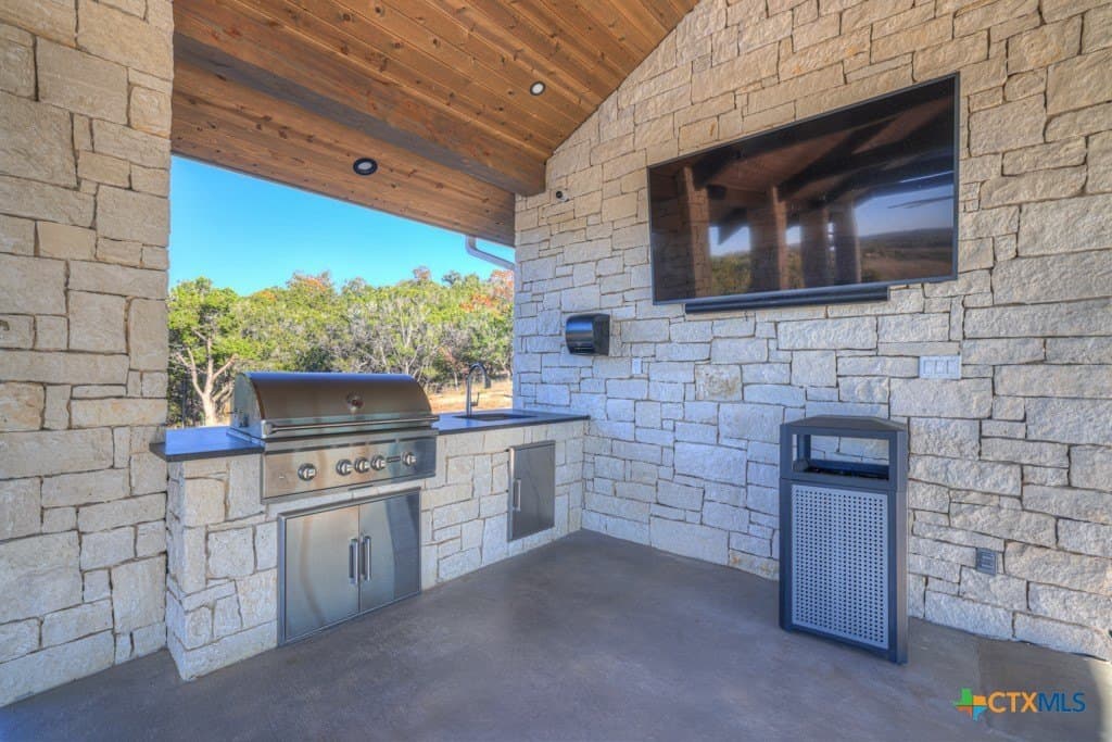 3.09 acres in Comal County - photo 34