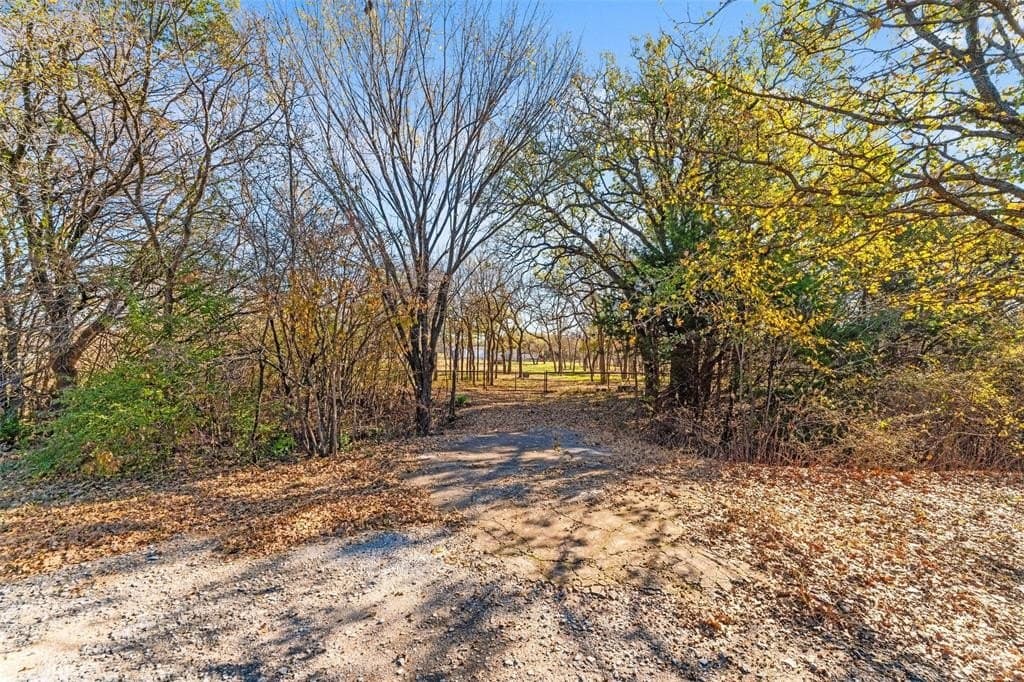 2.04 acres in Tarrant County - photo 5