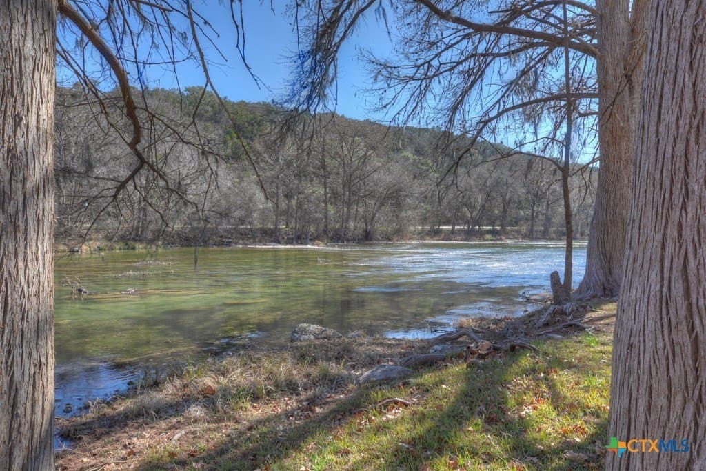 10 acres in Comal County - photo 48