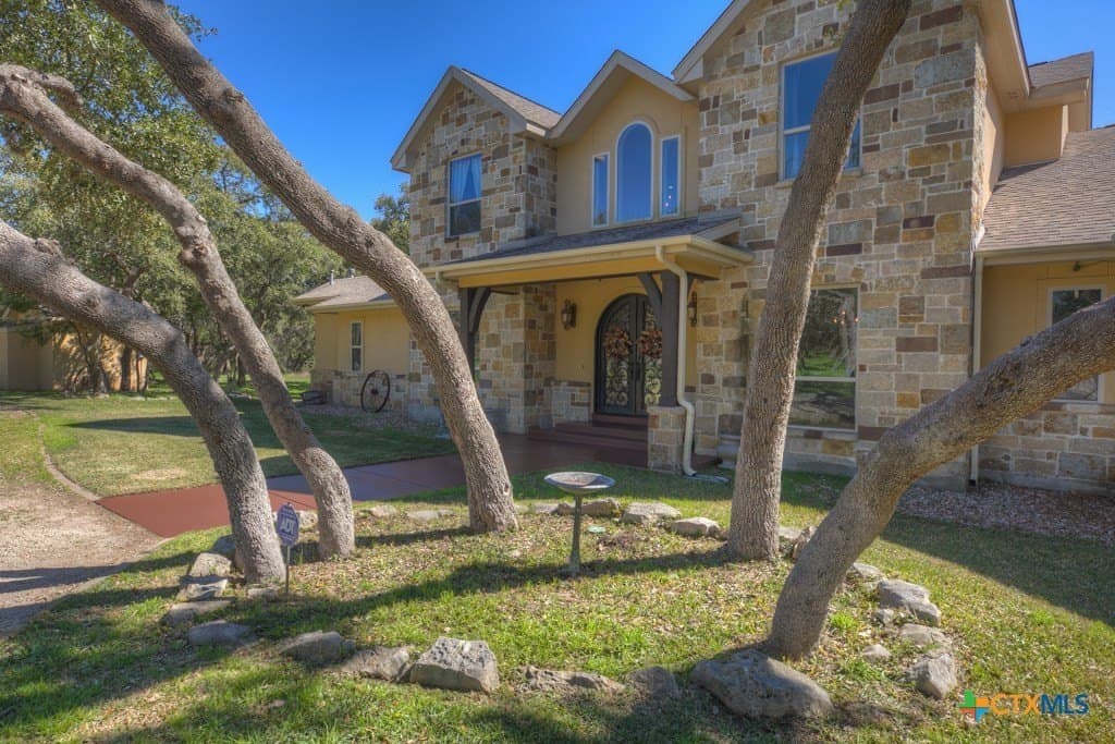 10 acres in Comal County - photo 3