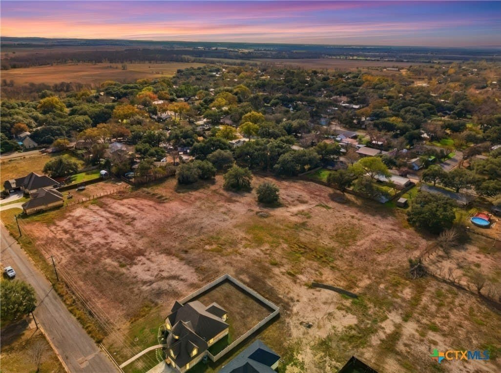 5.79 acres in Gonzales County - photo 4