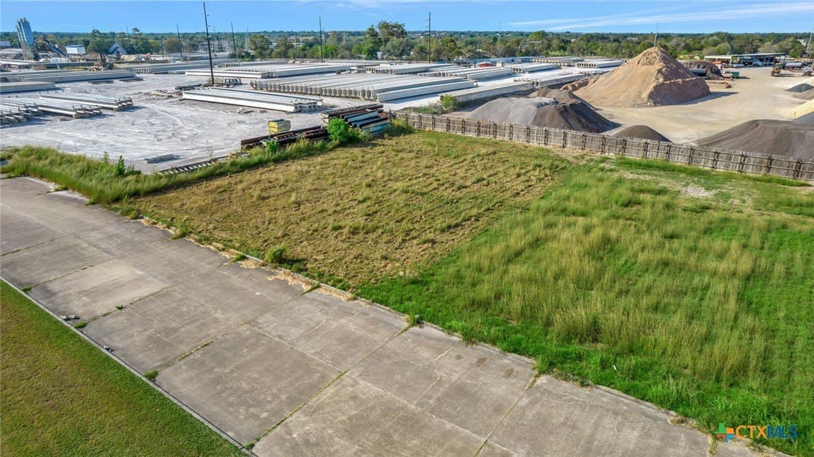 0.28 acres in Victoria County - photo 4