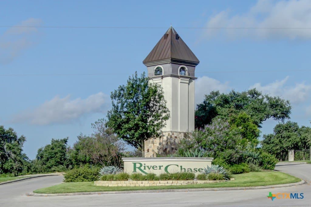 2 acres in Comal County - photo 11