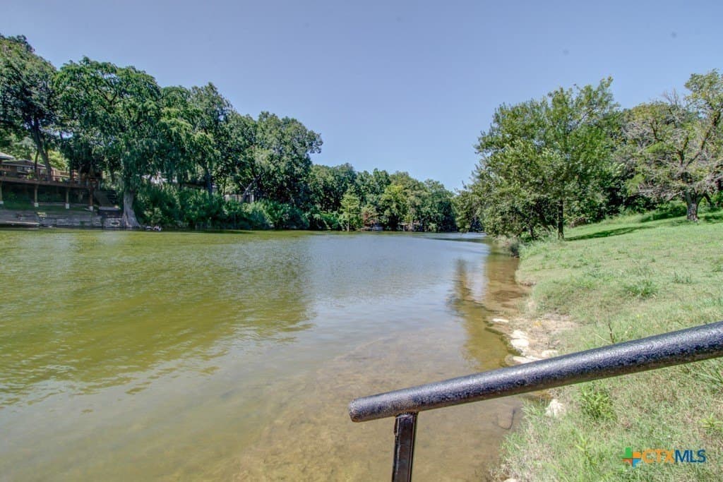 2 acres in Comal County - photo 16