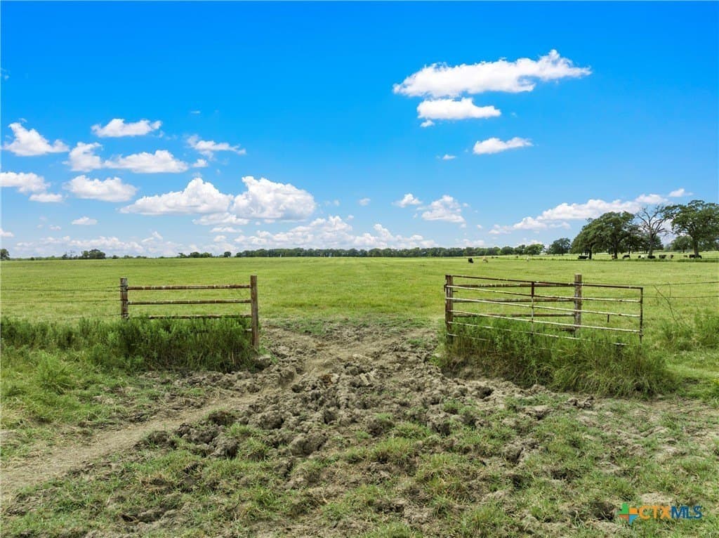 187.62 acres in Hill County - photo 16