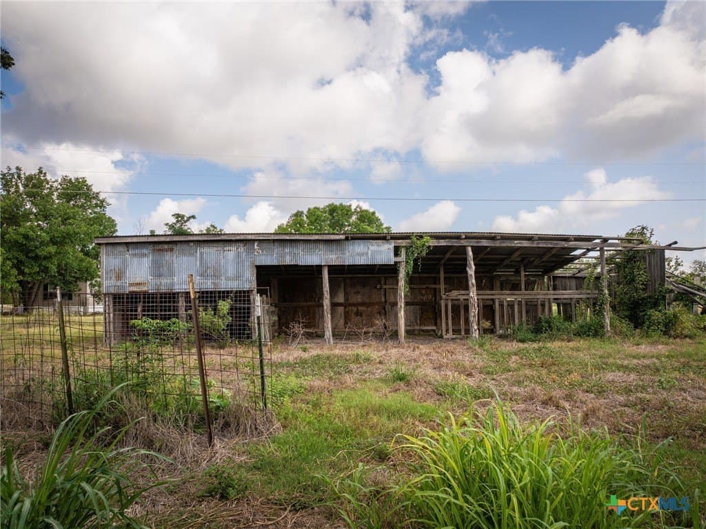 21.47 acres in Guadalupe County - photo 21