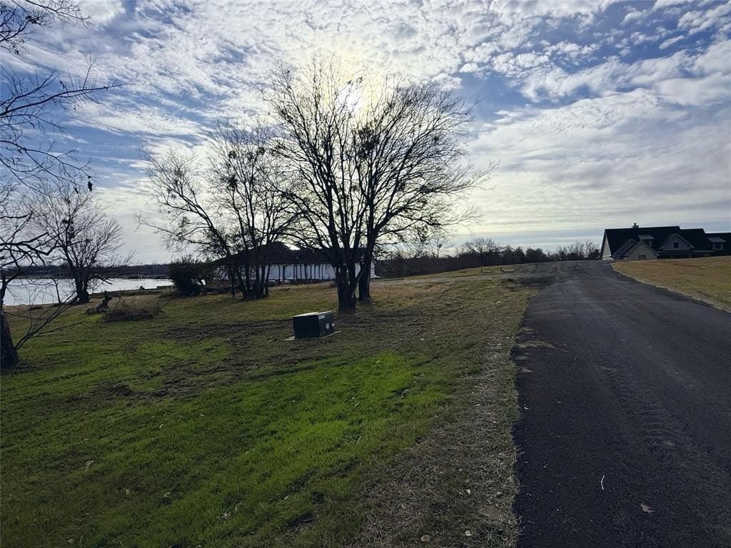 0.58 acres in Navarro County - photo 9