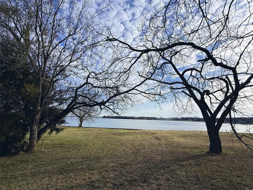 0.58 acres in Navarro County - photo 18