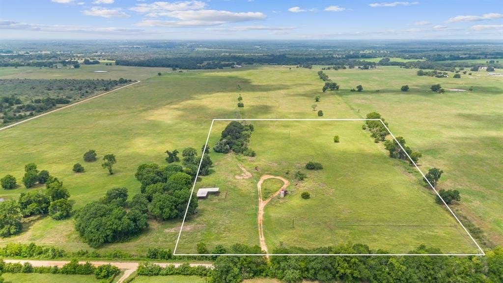 16.88 acres in Burleson County - photo 3
