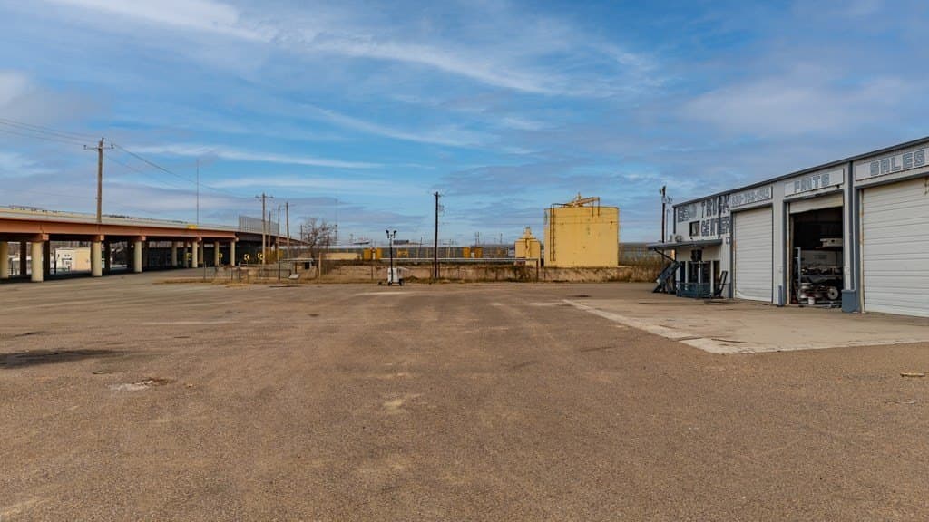 159,127 acres in Maverick County - photo 37