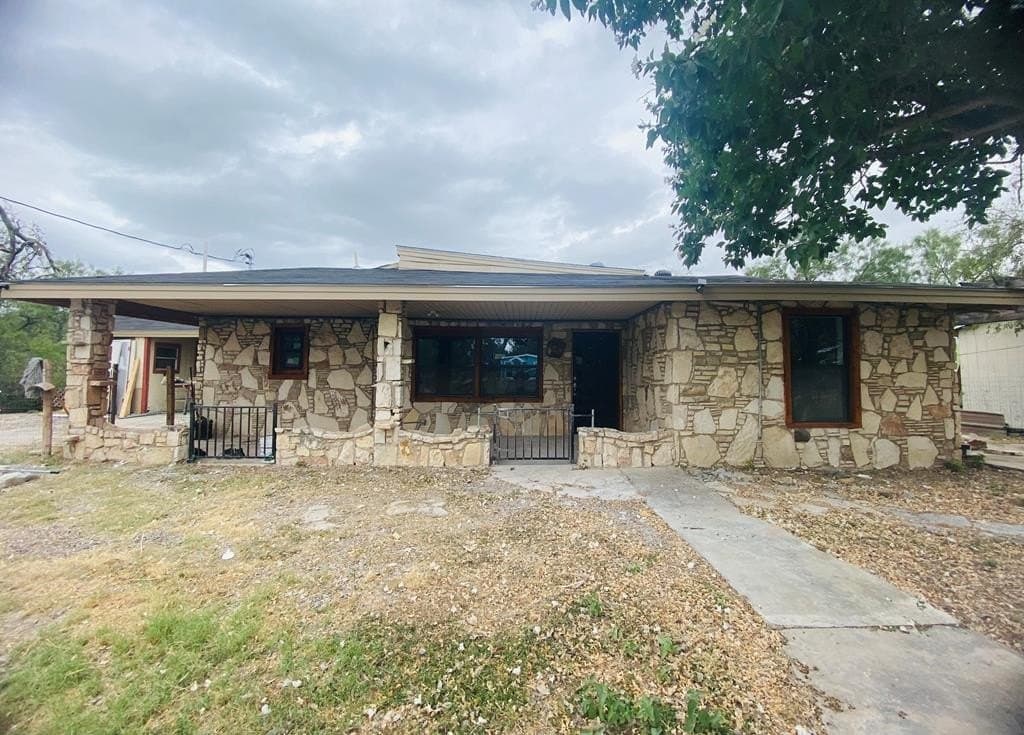 1087 Mariza St.