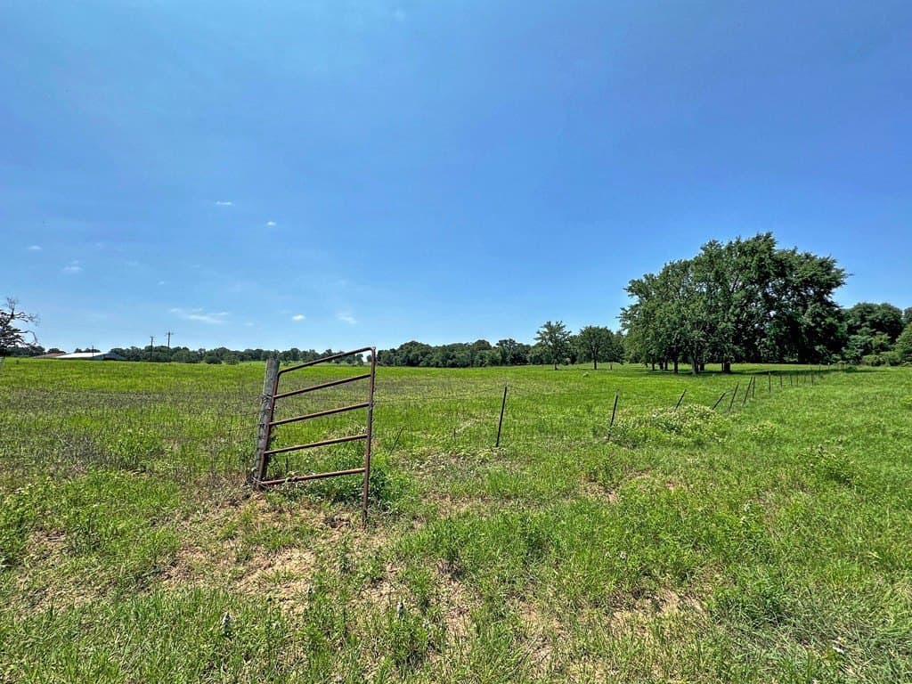 41.84 acres in Henderson County - photo 9