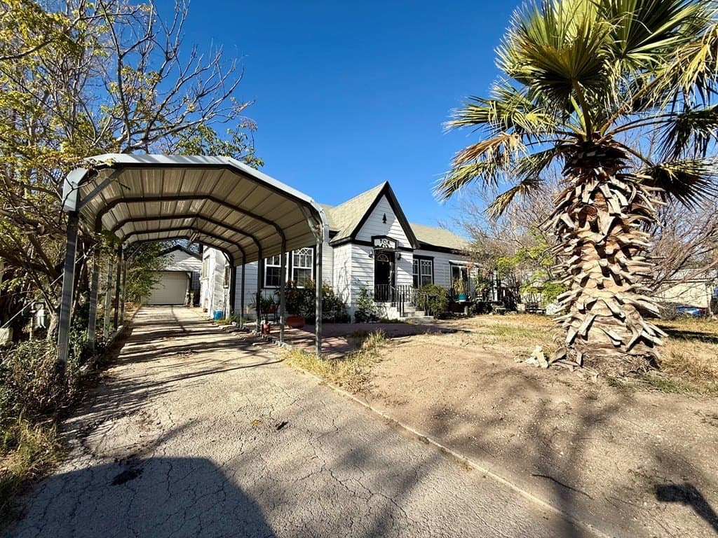 8,580 acres in Val Verde County - photo 4