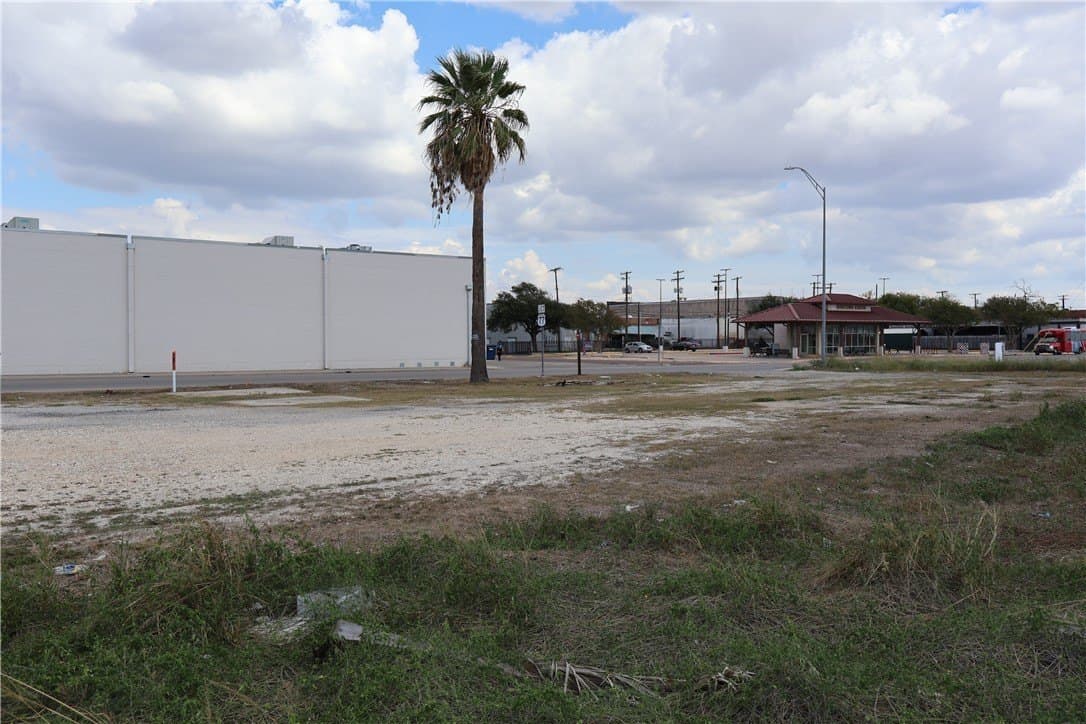 0.41 acres in Nueces County - photo 8