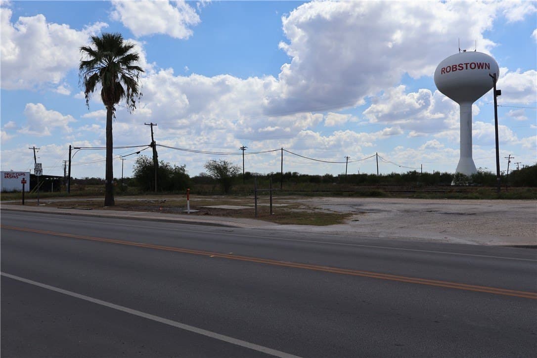 0.41 acres in Nueces County - photo 4