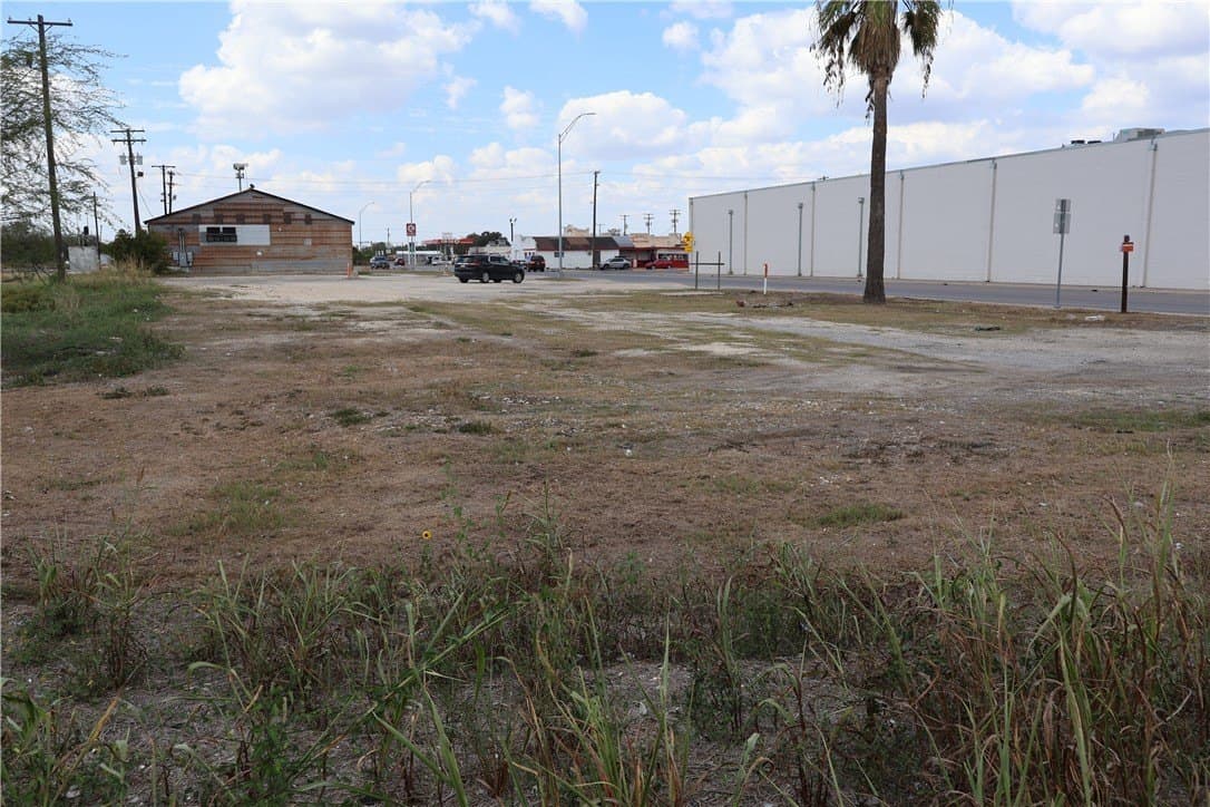 0.41 acres in Nueces County - photo 11