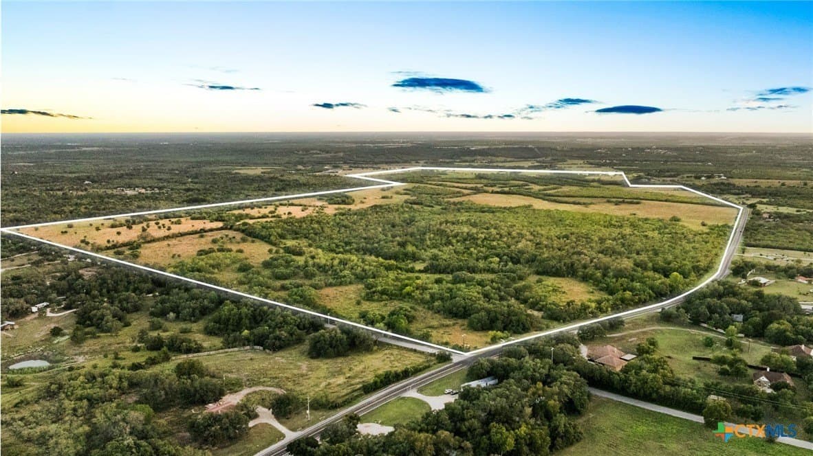 367.58 acres in Caldwell County - photo 3