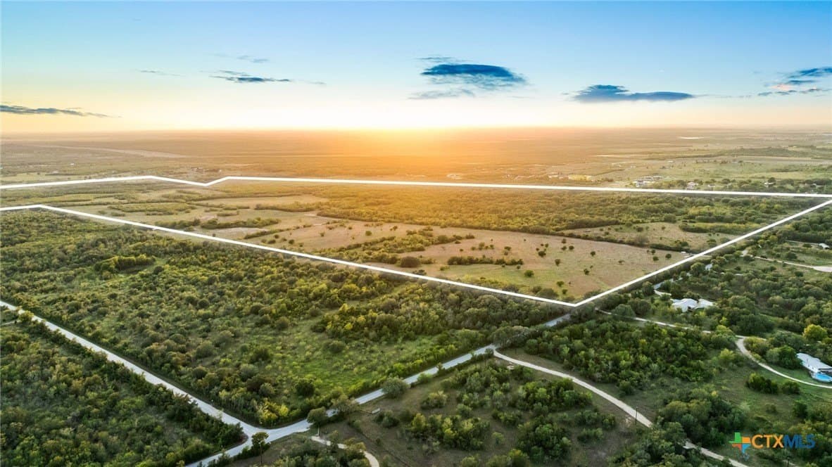 367.58 acres in Caldwell County - photo 4