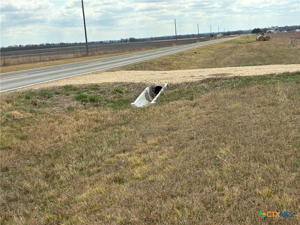 10.04 acres in Milam County - photo 2