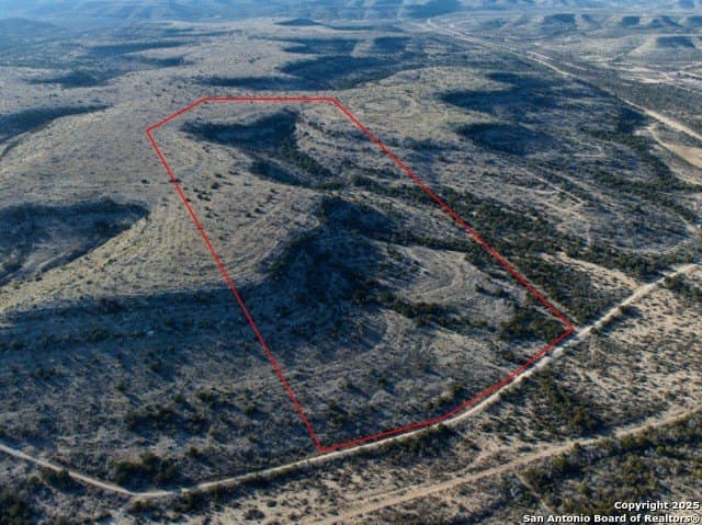 100 acres in Crockett County - photo 4
