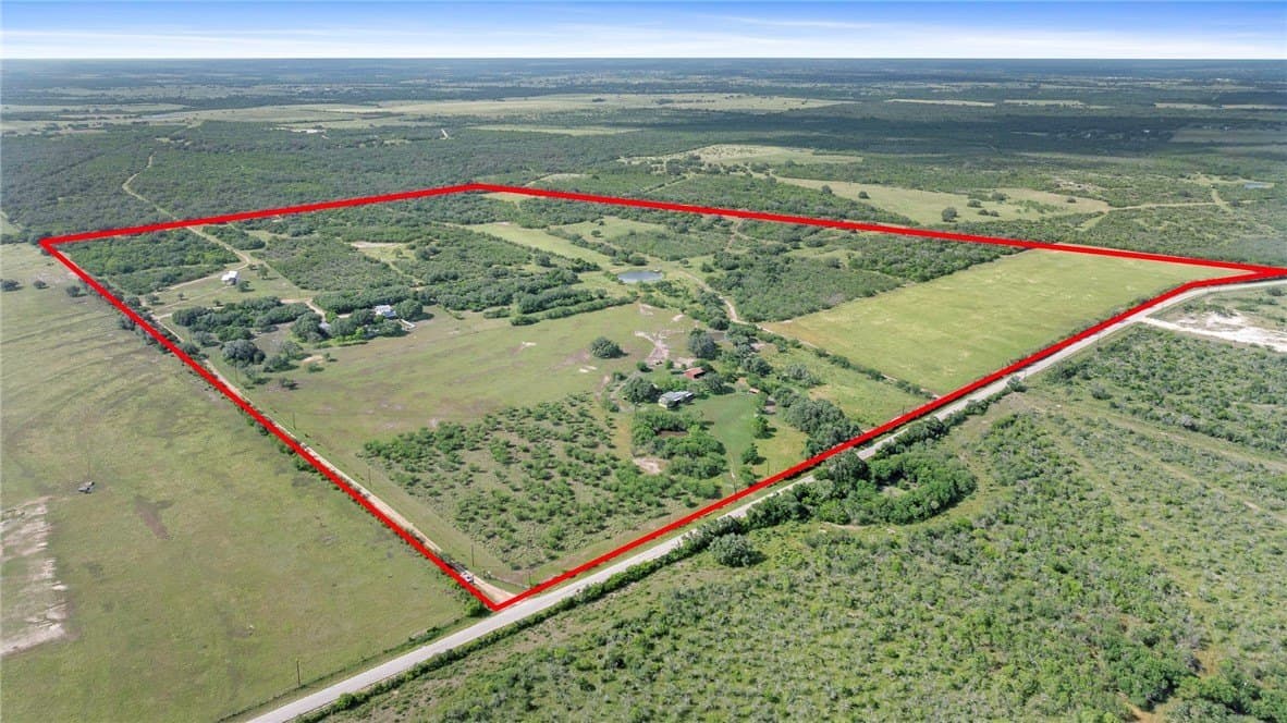 170 acres in DeWitt County - photo 2