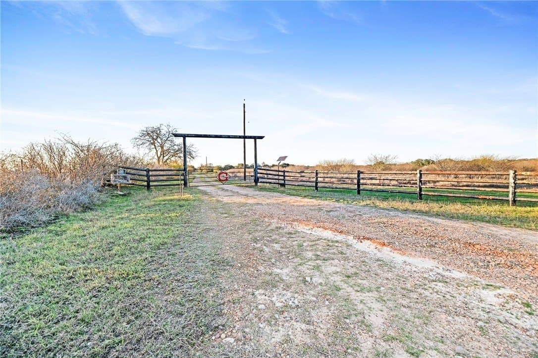 170 acres in DeWitt County - photo 9