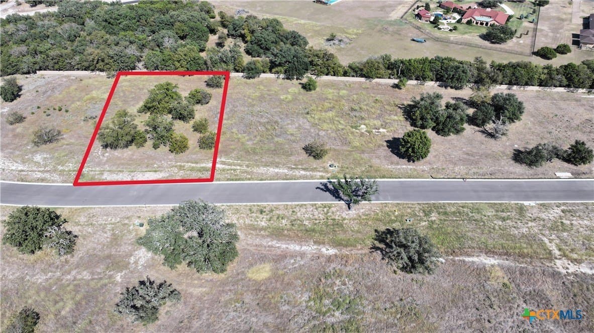 0.8 acres in Bell County - photo 2