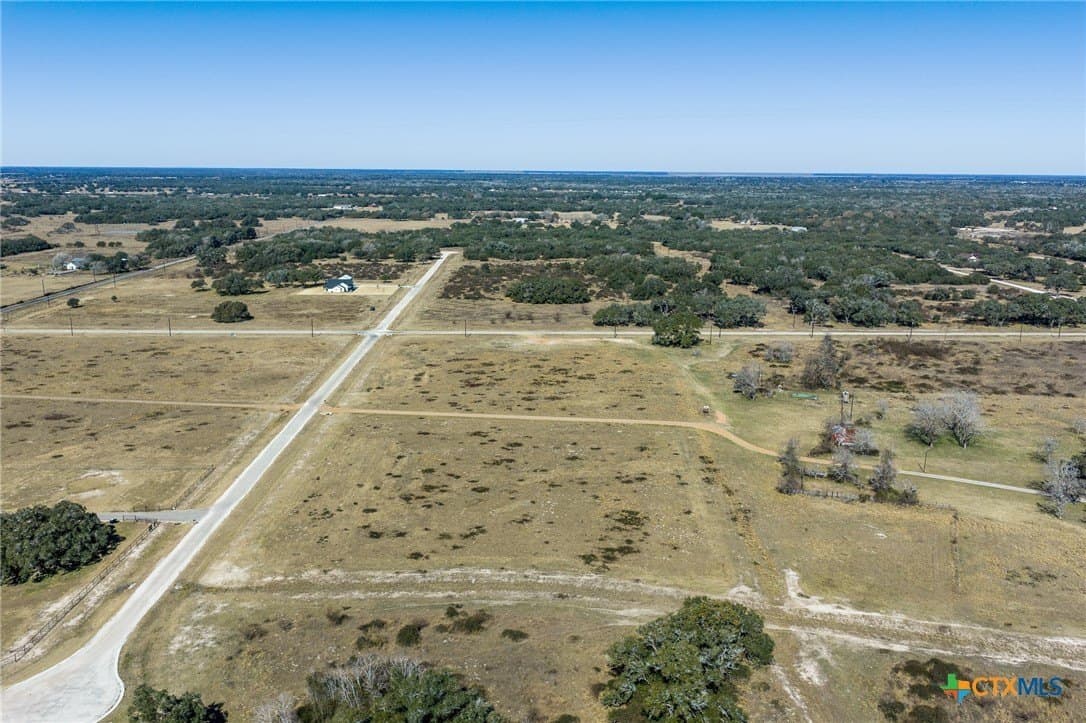 5.54 acres in Victoria County - photo 3