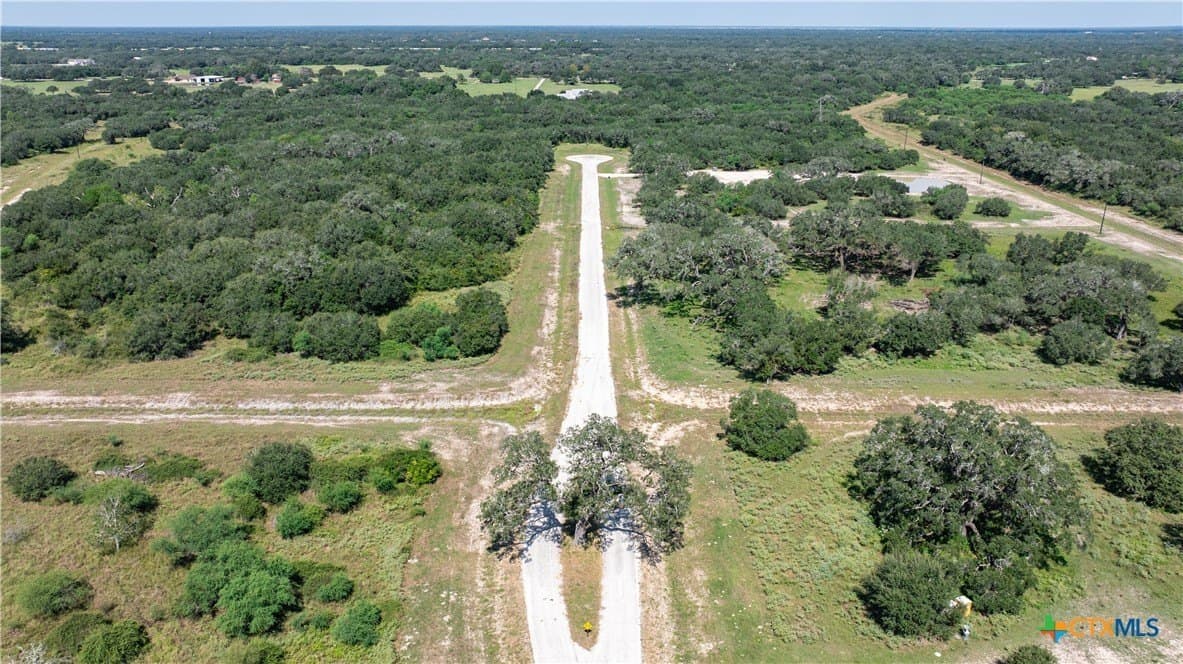 5.54 acres in Victoria County - photo 9