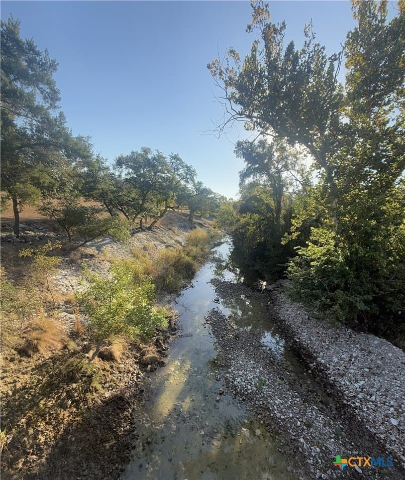 1218 E Creekview Drive lot: 60