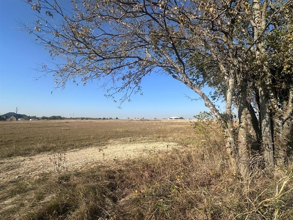 20 acres in Ellis County - photo 4
